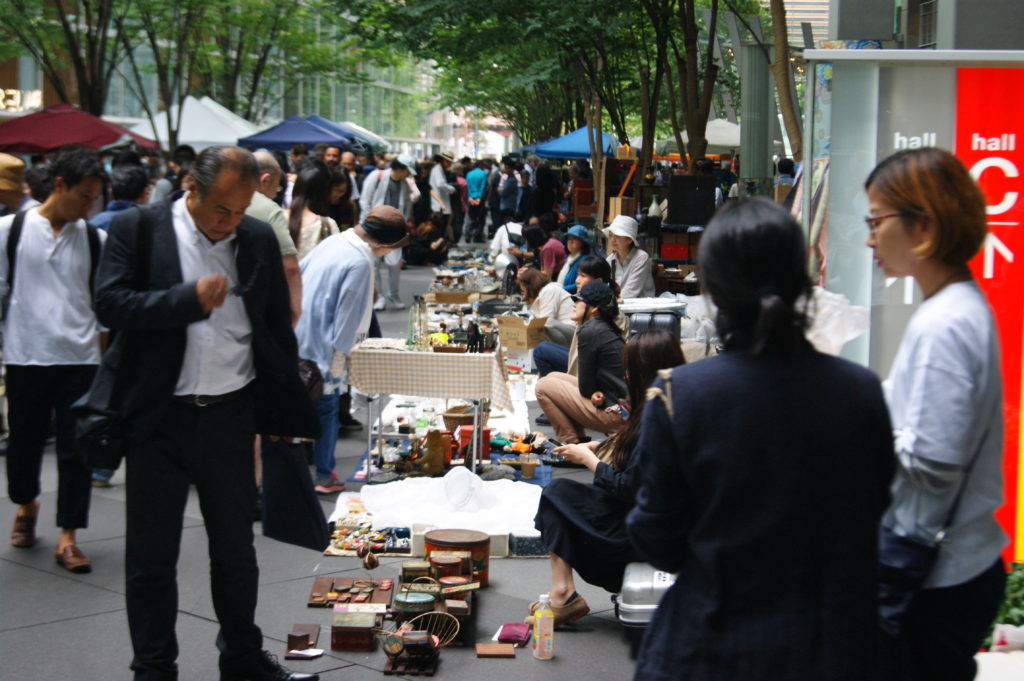 flea market tokyo